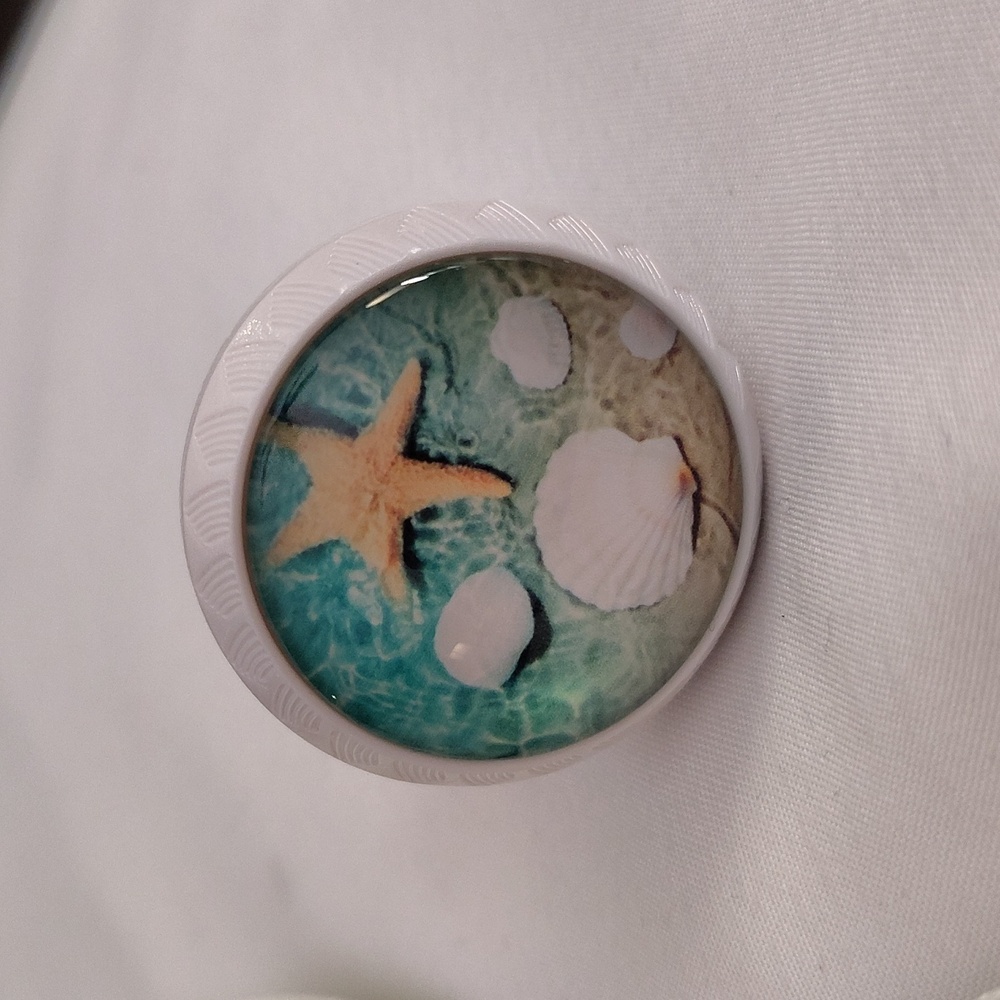 🐚 8 Seashell & Starfish Knobs. W/ Hardware and Case. Lorvies Brand. New!